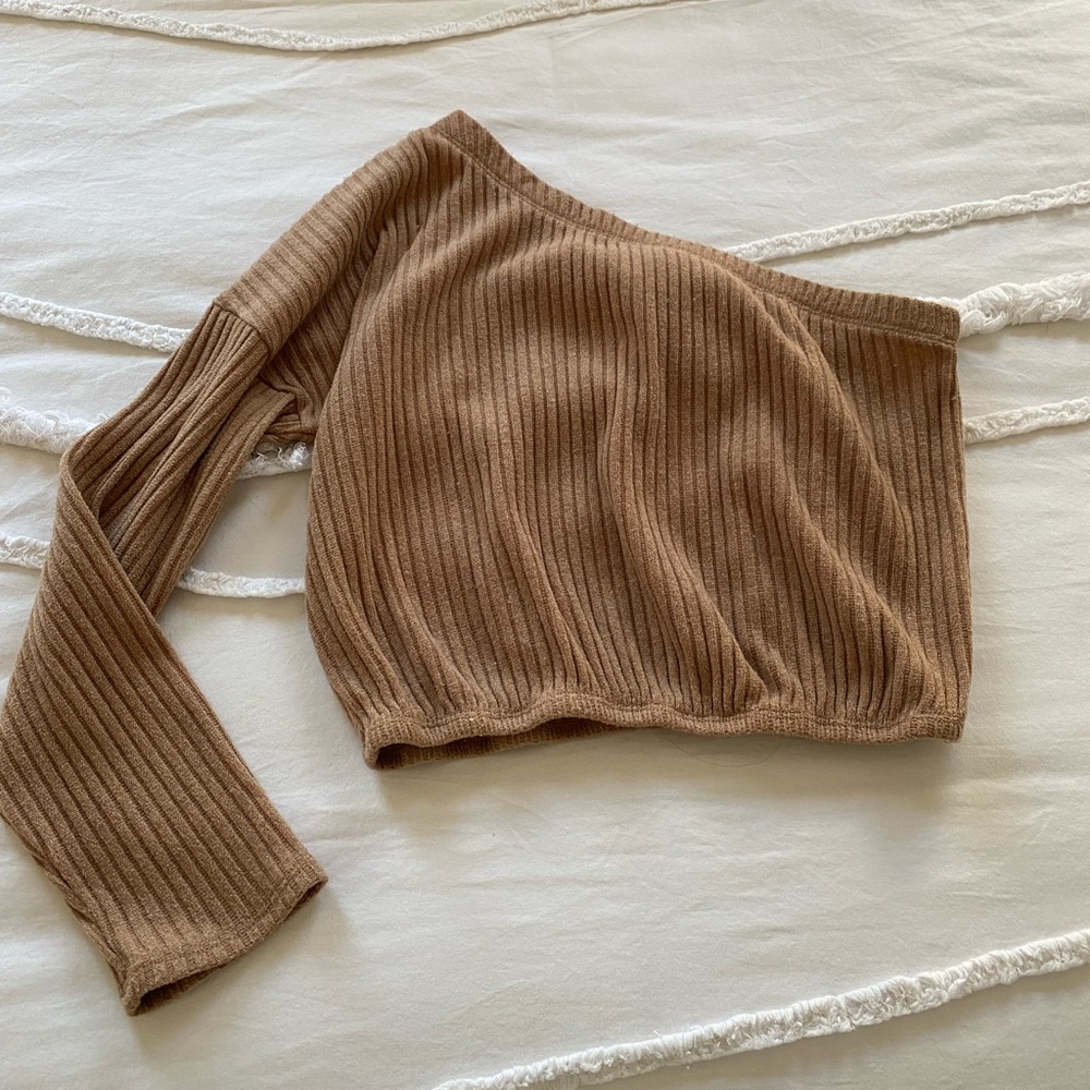 One Shoulder Sweater - Picture 3 of 8